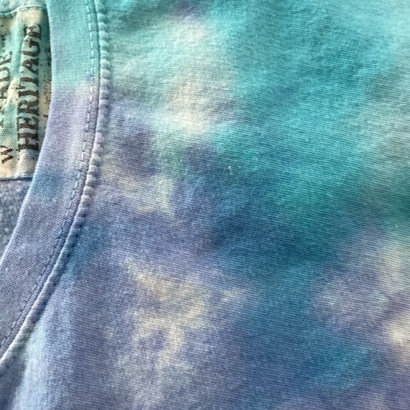 Trade Heritage XL Tie Dyed Sweatshirt. 27” Long x 24” Wide. Ribbed bottom. - Picture 6 of 6